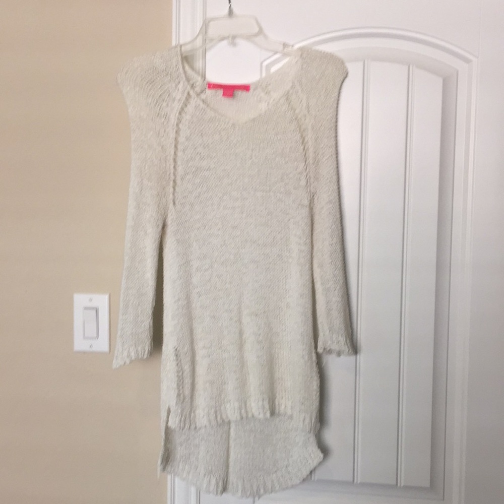 White knitted top